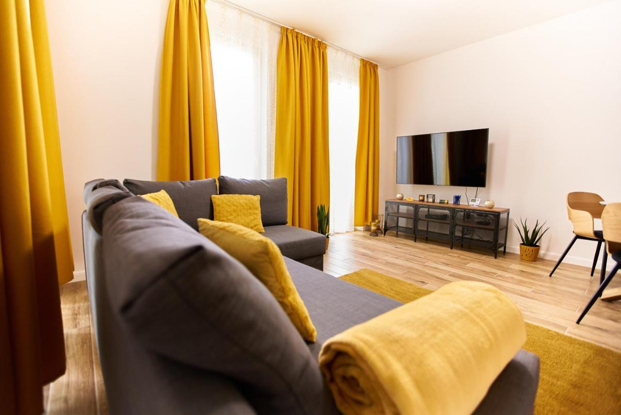 Starlight Bronze Szeged- Exclusive Apartment Exterior foto