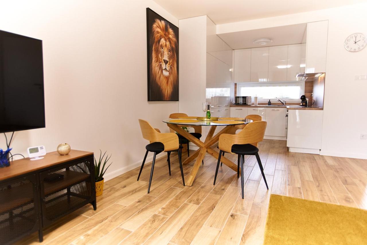 Starlight Bronze Szeged- Exclusive Apartment Exterior foto