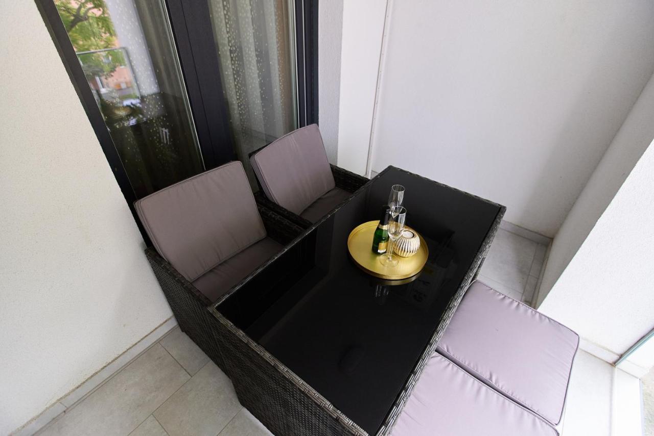Starlight Bronze Szeged- Exclusive Apartment Exterior foto