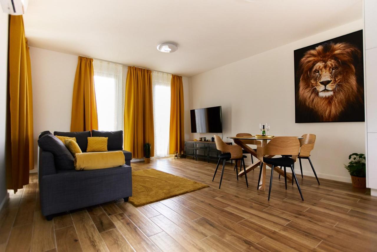 Starlight Bronze Szeged- Exclusive Apartment Exterior foto