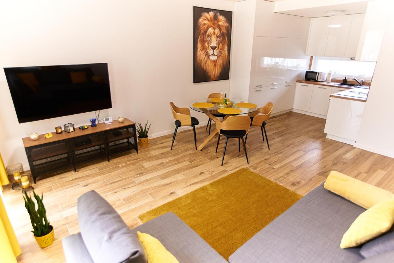 Starlight Bronze Szeged- Exclusive Apartment Exterior foto