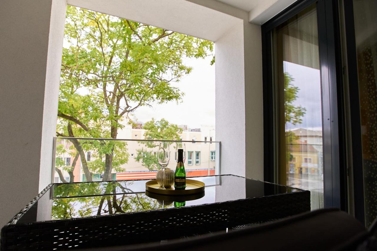 Starlight Bronze Szeged- Exclusive Apartment Exterior foto