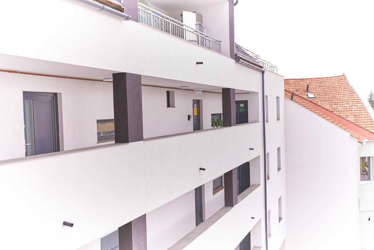 Starlight Bronze Szeged- Exclusive Apartment Exterior foto