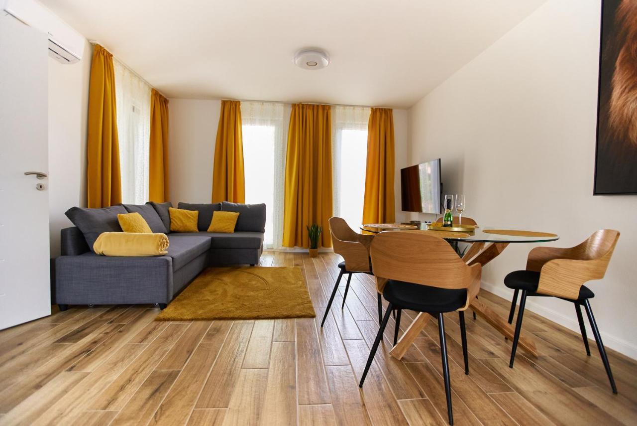 Starlight Bronze Szeged- Exclusive Apartment Exterior foto
