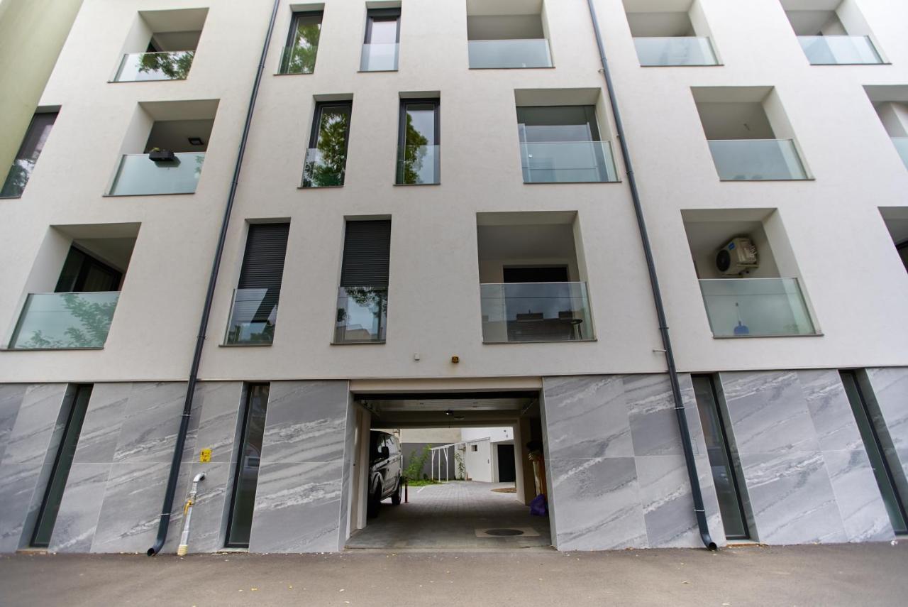Starlight Bronze Szeged- Exclusive Apartment Exterior foto